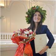 Laureata in Lettere Moderne, laureanda in Filologia Moderna impartisce doposcuola scuola elementare e recupero materie umanistiche